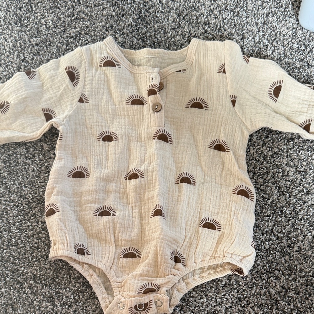 Sun Patterned Cream and Brown Kids One Piece Size 12 Months NWOT 100% Cotton
